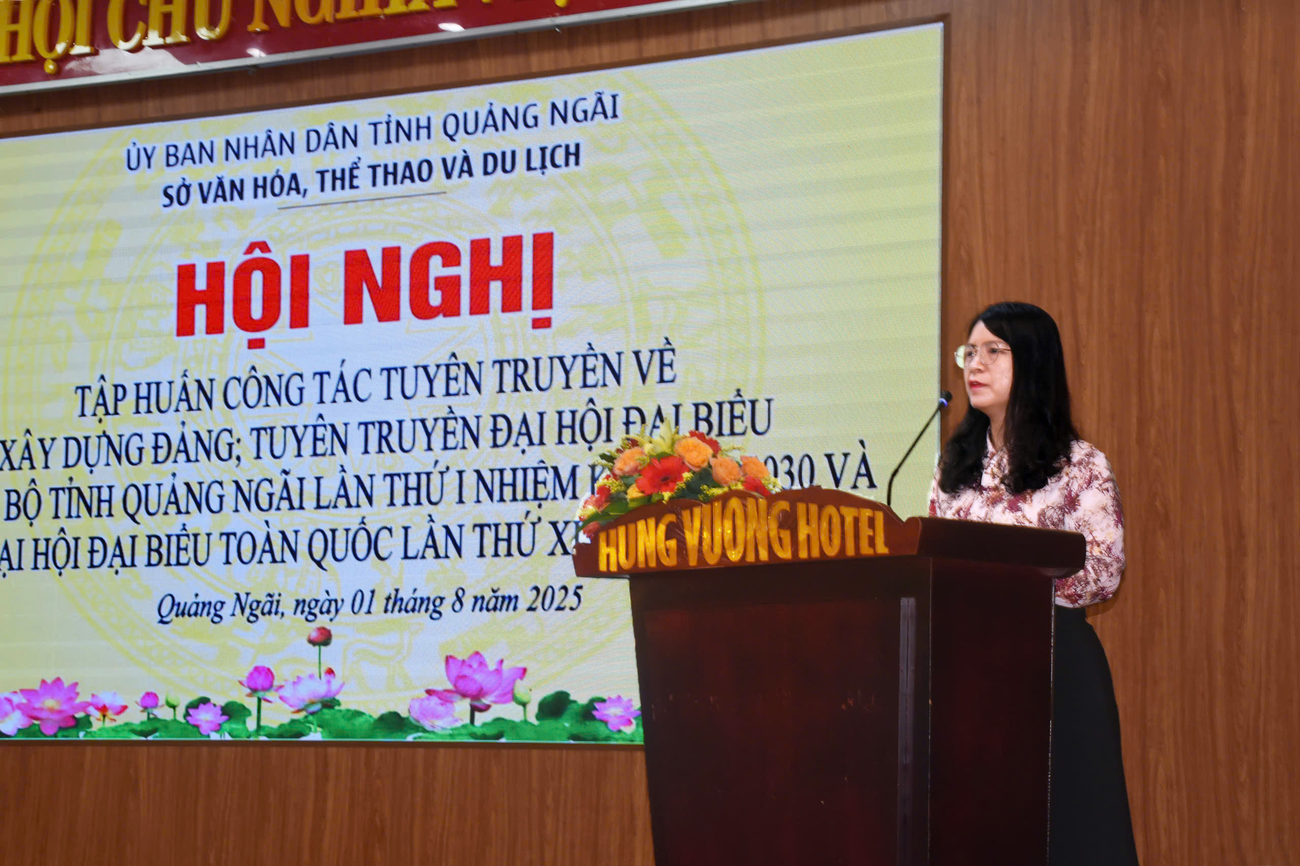 Bà Huỳnh Thị Thu Thuỷ, PGĐ Sở VHTTDL phát biểu khai mạc