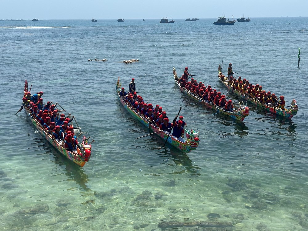 Hội đua thuyền truyền thống Tứ linh 
